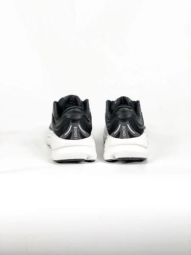 HOKA ONE ONE Bondi 9 "Black / White"
