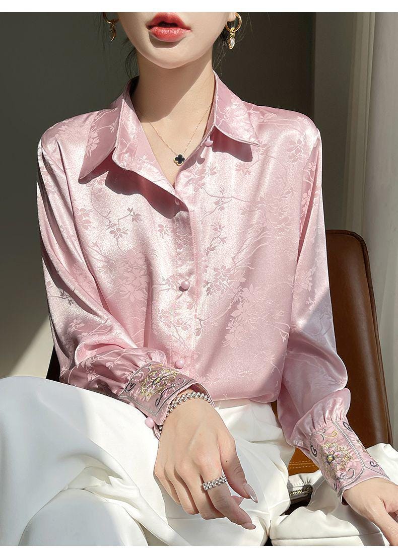Elegant Women's Satin Blouse with Embroidered Floral Cuffs - Vintage Chic Long Sleeve Shirt– Luxury Satin ButtonUp Shirt– Tallas large L-5XL